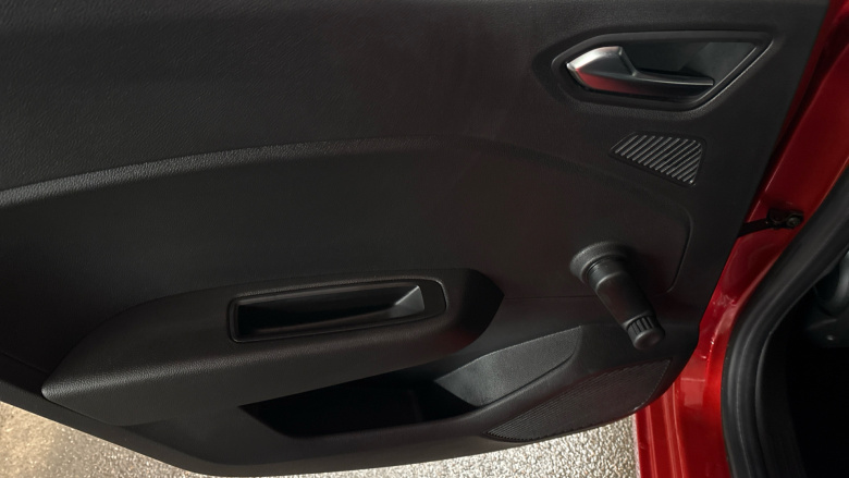 Renault Clio 1.0 TCe 100 Iconic 5dr Petrol Hatchback